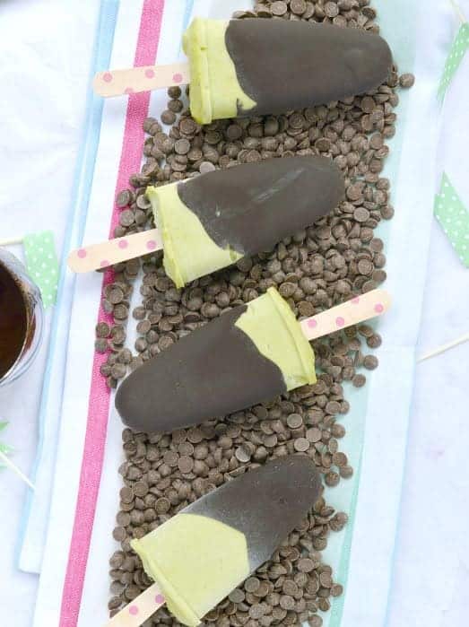 Vegan Keto Popsicles with only 3 grams net carbs, easy 5 minutes and 5 ingredient recipe #ketovegan #veganpopsicles #avocadopopsicle #avocadorecipes #veganrecipes