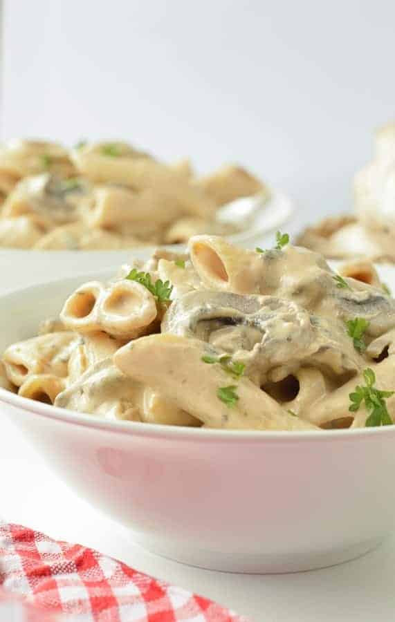 VEGAN MUSHROOM PASTA EASY Cashew Sauce #veganmushroompasta #creamymushroompasta #mushroompasta #mushroom #pasta #veganpasta #easy #creamy #cashewsauce #cashew #healthy #simple 