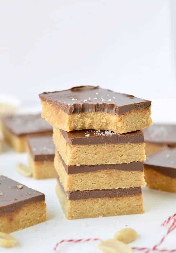 NO BAKE PEANUT BUTTER BARS HEALTHY 5 INGREDIENTS #nobakepeanutbutterbars #nobake #easy #healthy #glutenfree #peanutbutterbars #healthypeanutbutterbars #easypeanutbutterbars #ketopeanutbutterbars #veganpeanutbutterbars #5ingredients #nobake #vegandesserts #nobakevegandesserts #coconutflour