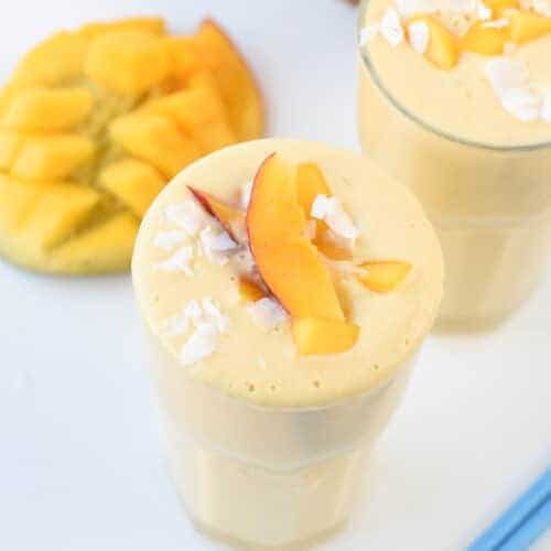 Vegan Mango Smoothie (4 Ingredients)