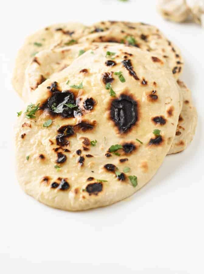 Pain naan végétalien sans levure ni yaourt