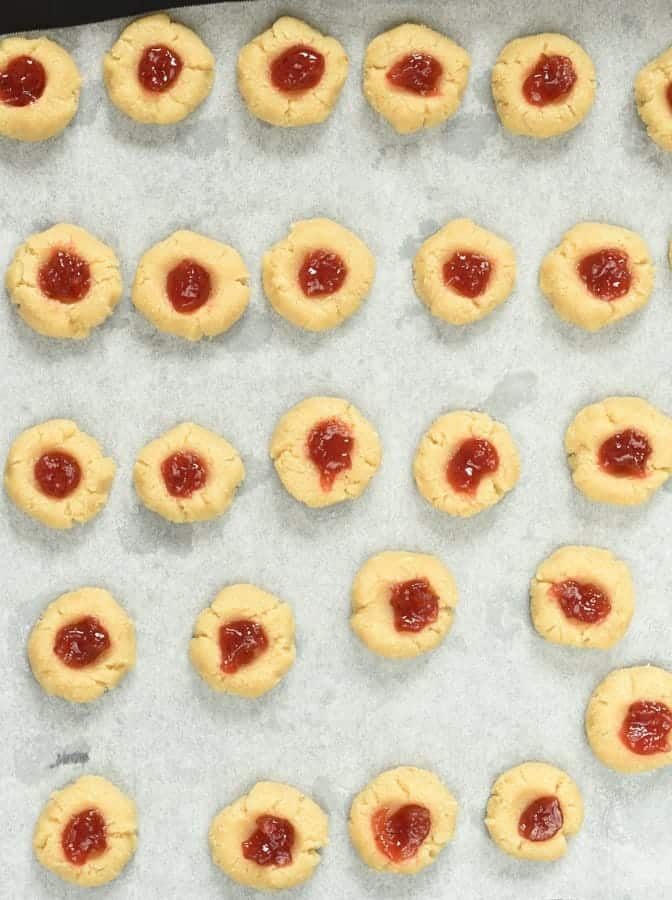 raspberry thumbprint cookies with almond flour (10)