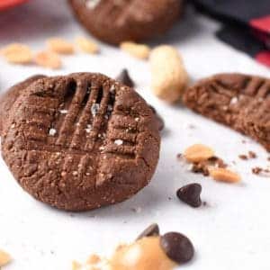 Gluten-Free Chocolate Peanut Butter Cookies (4 Ingredients)