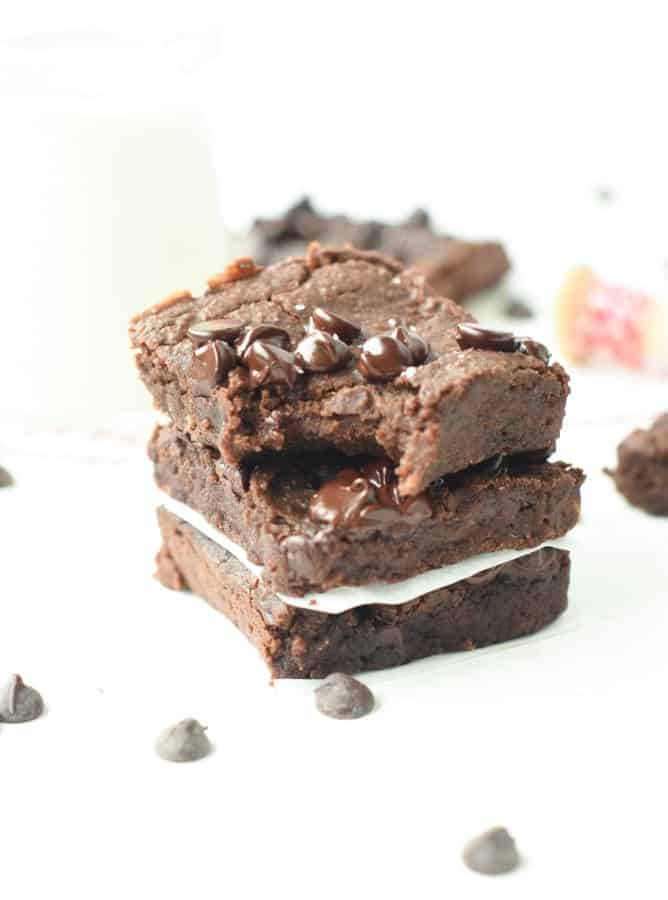 Vegan chickpea brownies