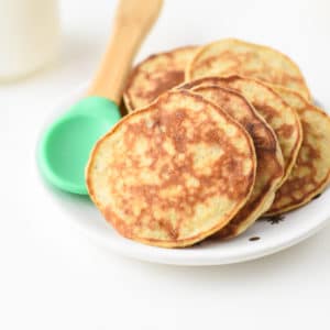 3-Ingredient Baby Banana Pancakes (Egg-free, Dairy-free)