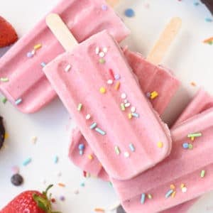 4-ingredient Strawberry Banana Popsicles