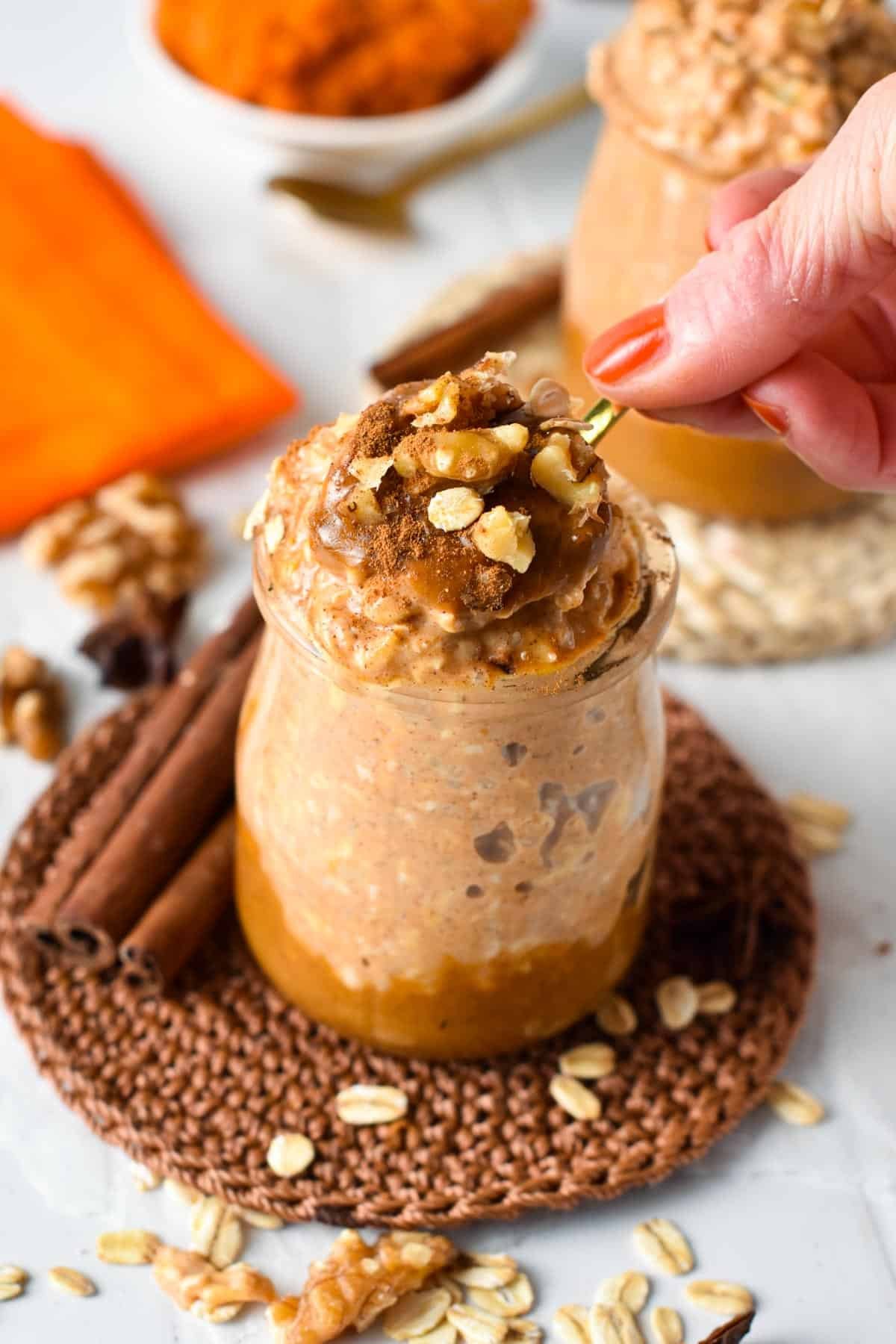 This Pumpkin Overnight Oat recipe has a creamy smooth texture, full of pumpkin spice flavor and nutrients to start the day healthy.