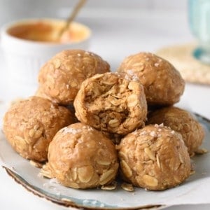 3 ingredient Peanut Butter Oatmeal Balls