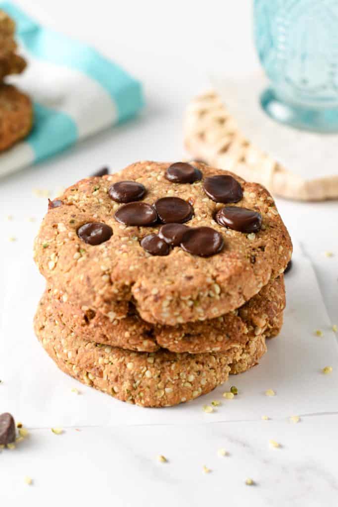 Easy, soft, chewy hemp heart cookies with peanut butter and naturally sweetened with Medjool dates. A healthy vegan protein cookie recipe 100% refined sugar-free and gluten-free.