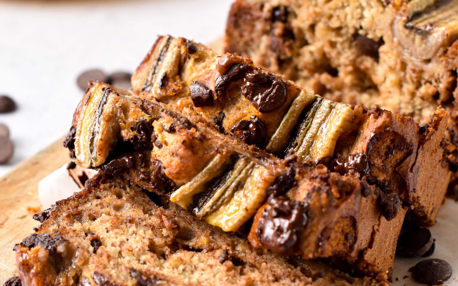 This Vegan Chocolate Chip Banana Bread is an easy, soft and moist banana bread filled with crunchy chocolate chips.
