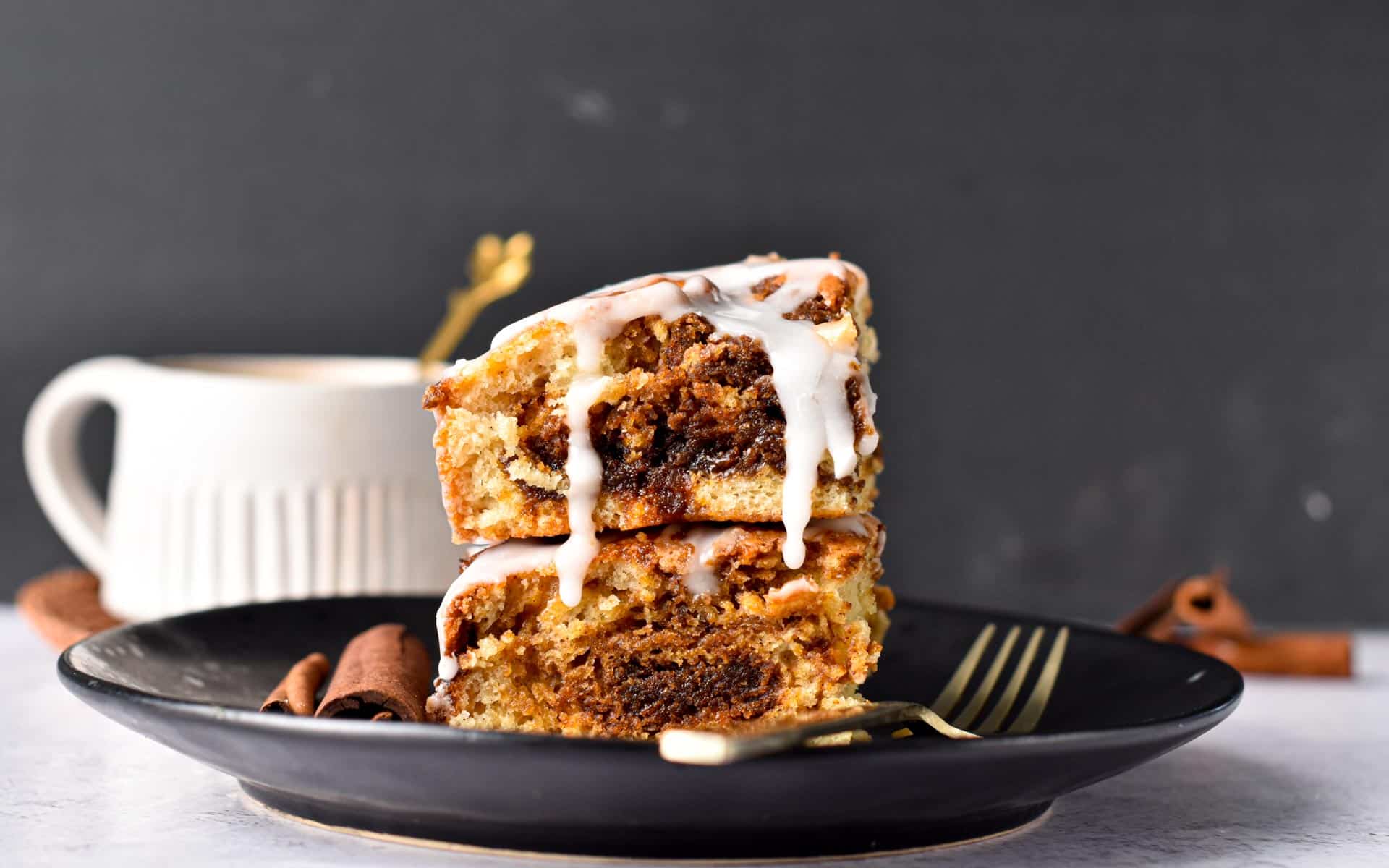 This Vegan Coffee Cake is a moist, buttery vanilla cake filled with a sweet cinnamon sugar and topped with a crunchy walnuts cinnamon streusel. It’s the perfect week-end breakfast cake to bring all the family around the table.