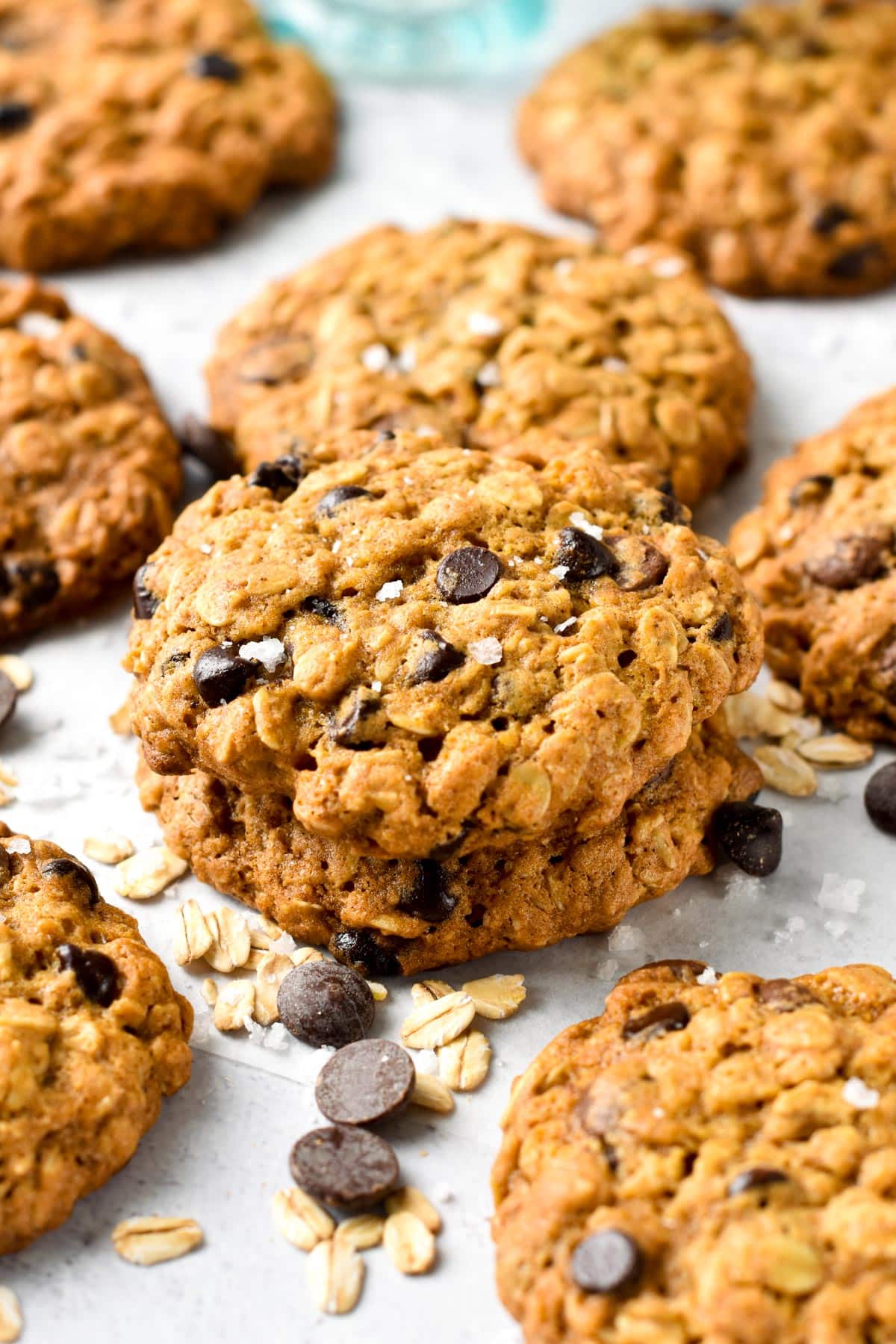 These Vegan Oatmeal Chocolate Chip Cookies are soft and chewy with crispy edges and packed with healthy proteins and fiber from oats. They are definitely the easiest healthy breakfast cookies on the go.These Vegan Oatmeal Chocolate Chip Cookies are soft and chewy with crispy edges and packed with healthy proteins and fiber from oats. They are definitely the easiest healthy breakfast cookies on the go.