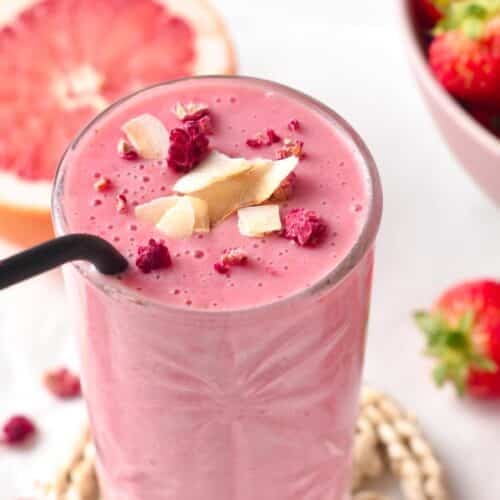 This Grapefruit smoothie is a refreshing sweet and sour pink smoothie recipe packed with vitamin C and antioxidants.