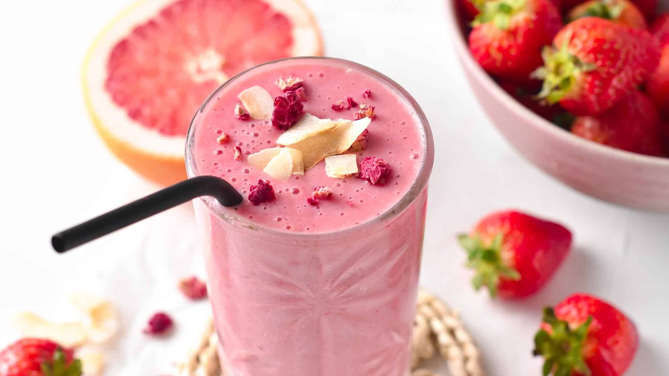 This Grapefruit smoothie is a refreshing sweet and sour pink smoothie recipe packed with vitamin C and antioxidants.