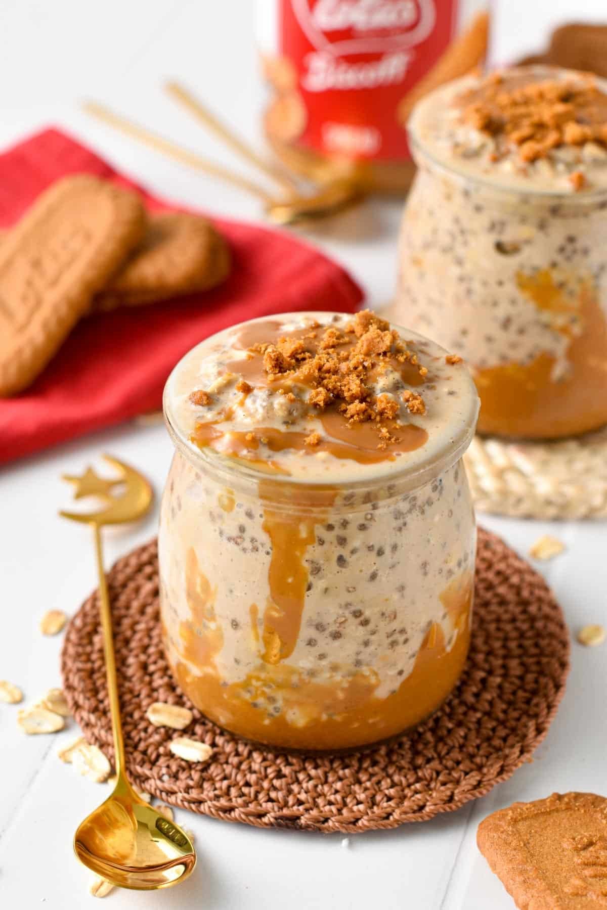 This Biscoff Overnight Oats recipe is the most deliciously creamy, cinnamon-flavored oats breakfast, If you love anything biscoff, from the spread to biscuits, this easy breakfast is for you.