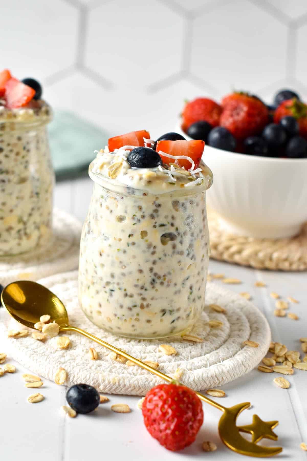 Diabetic Overnight Oats in two jars.
