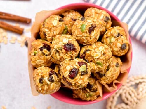 These Nut-Free Energy Balls are easy, healthy, and quick snacks to fix your sweet cravings and bring fiber and proteins to your day.