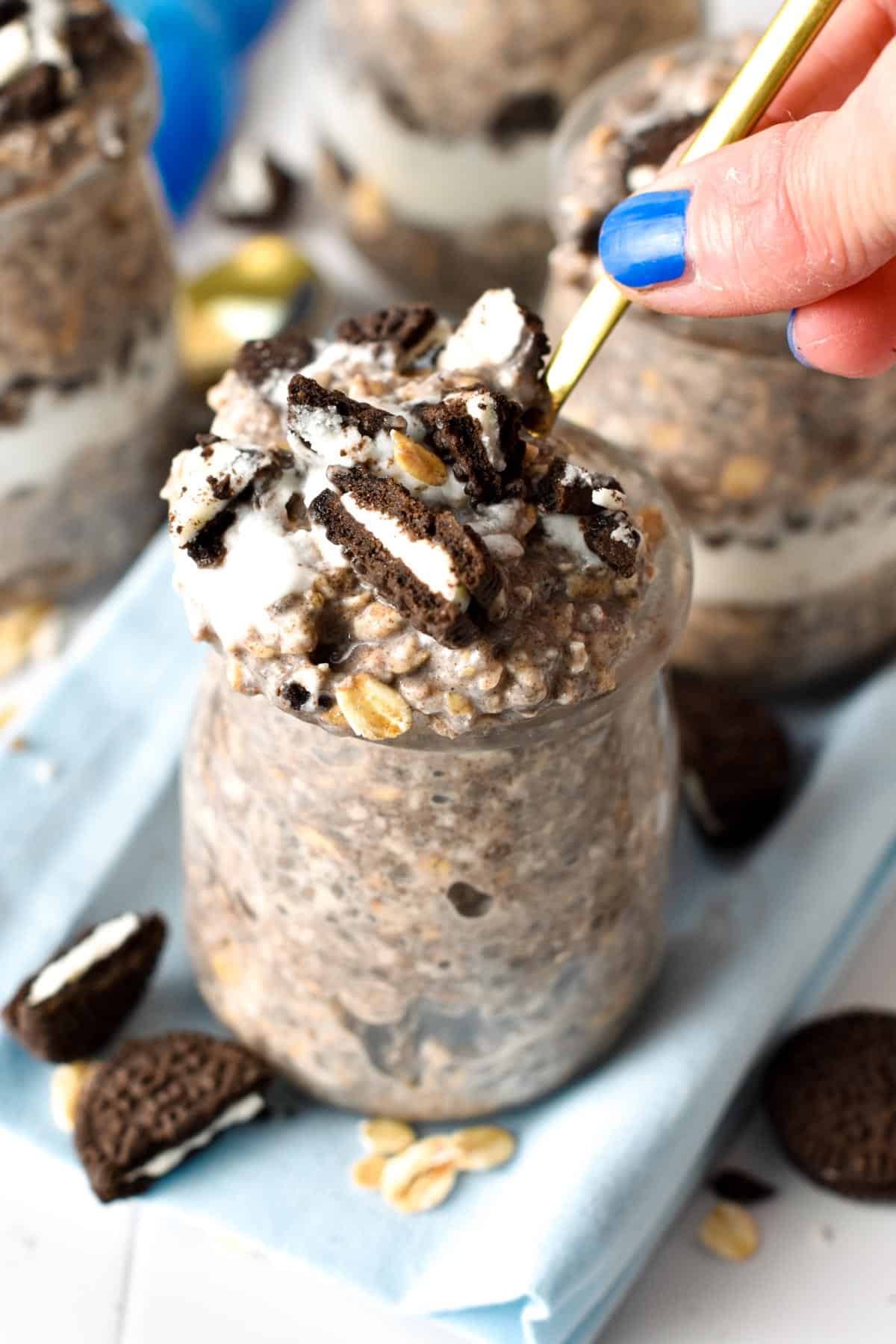 This Oreo Overnight Oats recipe is like having dessert for breakfast! It has all the healthy ingredients from the classic overnight oats recipe with a touch of Oreo cookies, just for fun and flavor.This Oreo Overnight Oats recipe is like having dessert for breakfast! It has all the healthy ingredients from the classic overnight oats recipe with a touch of Oreo cookies, just for fun and flavor.