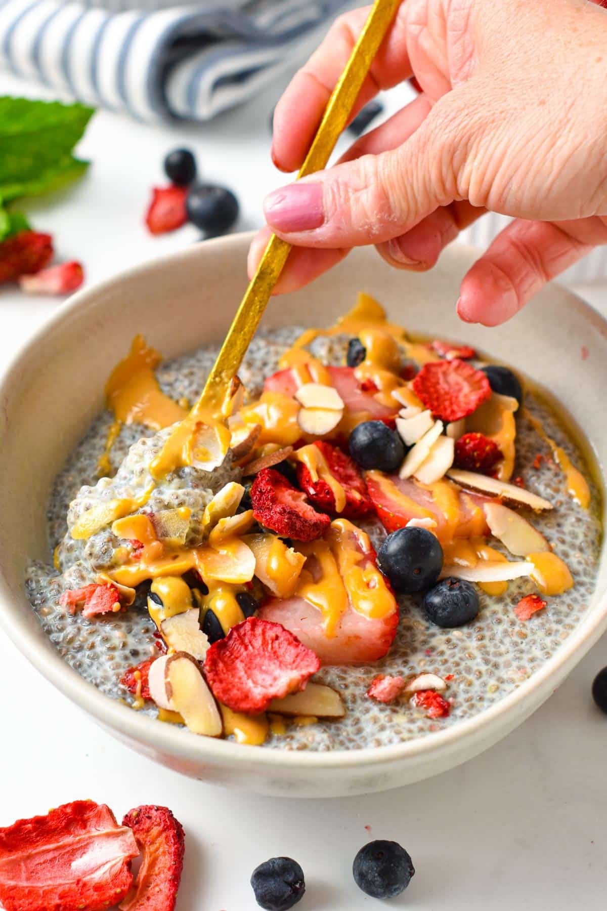 This Warm Chia Pudding is a quick and easy, healthy breakfast made with just 3 ingredients and packed with fibers and proteins. If you love overnight chia pudding, this warm cozy version doesn't require too long to make.