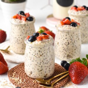 This Overnight Steel Cut Oats recipe is the most creamy overnight oats recipe, perfect to meal prep super healthy breakfasts.