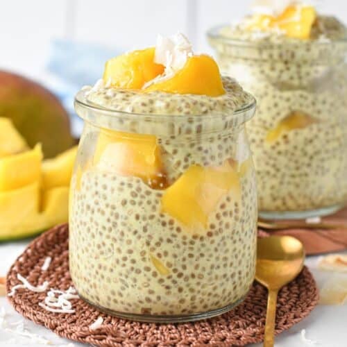 This Mango chia pudding is an easy healthy refreshing summer breakfast packed with delicious mango coconut flavor. Plus, it adds so many proteins, fiber, and vitamins to your morning that it will keep you energized for hours.