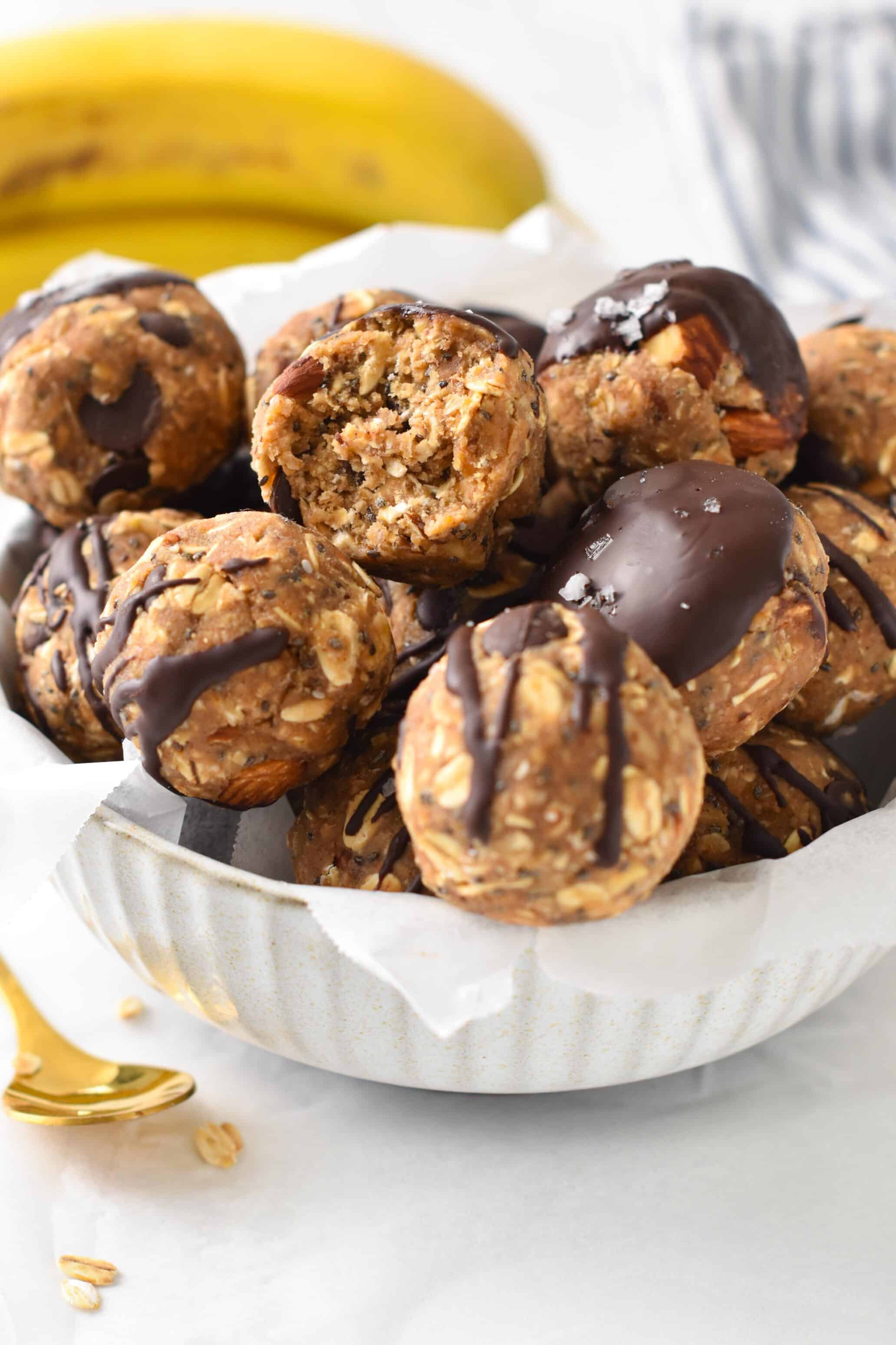 These Banana Protein Balls are healthy homemade protein snack to fix your sweet tooth and fill you up with proteins.
