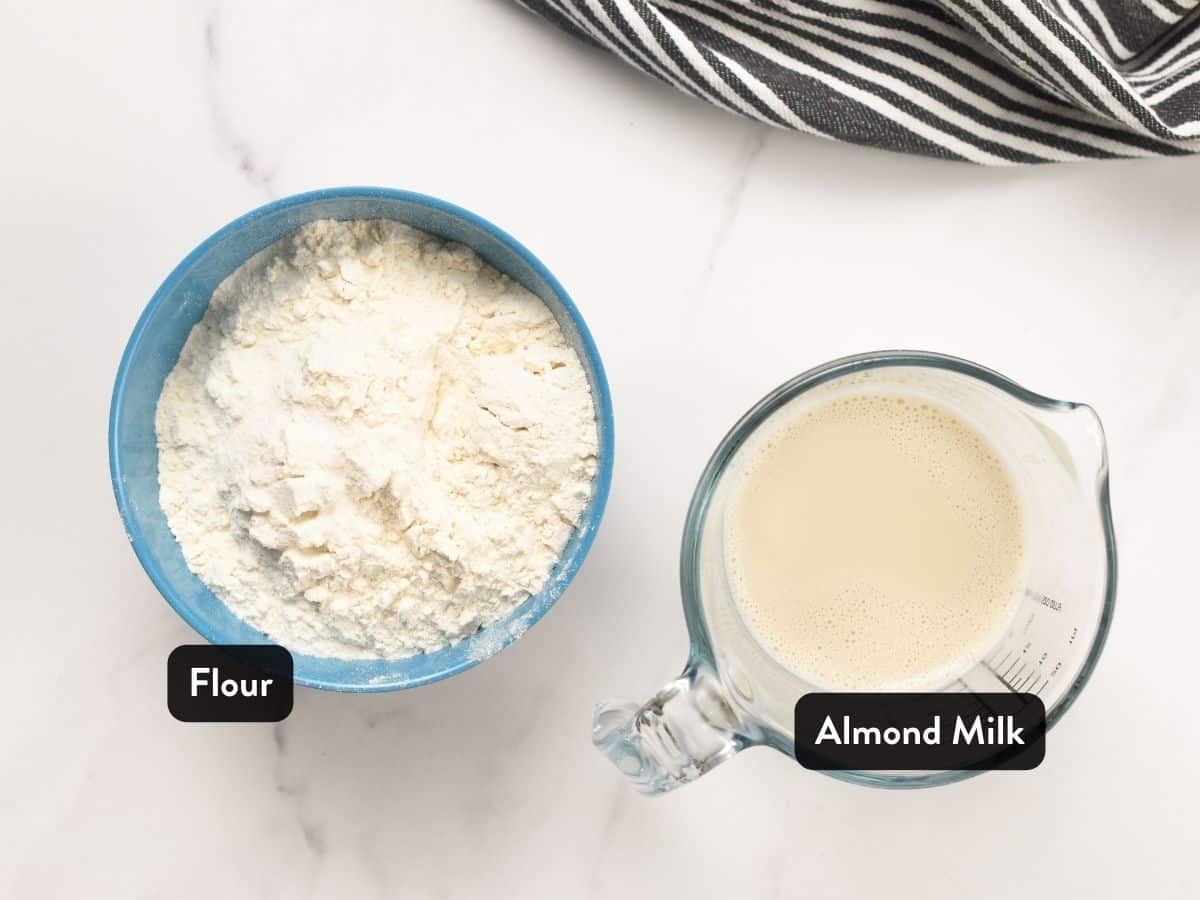Ingredients for 2-Ingredient Flatbread in two bowls.