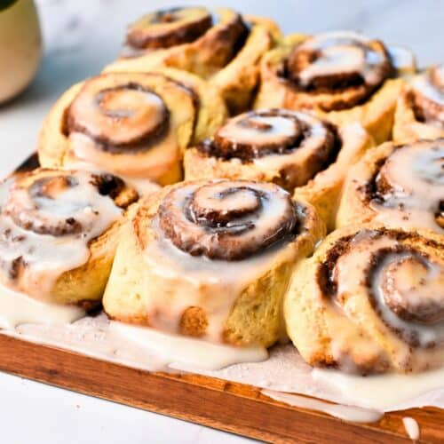 Yeast-Free Cinnamon Rolls on a wooden board.