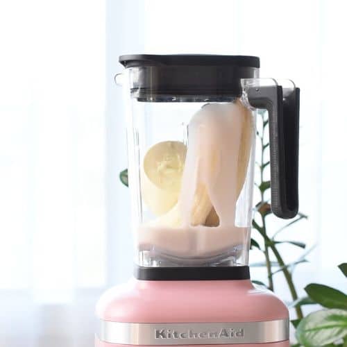 Banana Pudding Ice Cream ingredients in a blender.