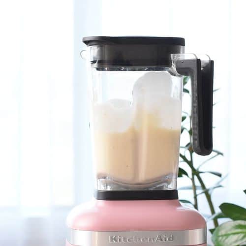 Banana Pudding Ice Cream base in a blender.