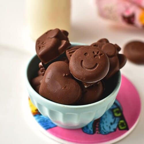 Coconut Oil Chocolates (3 Ingredients)