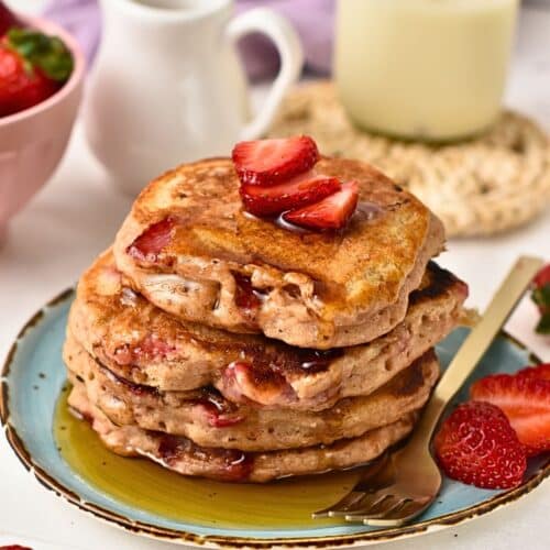 Banana Strawberry Pancakes (Ready in 15 Minutes)