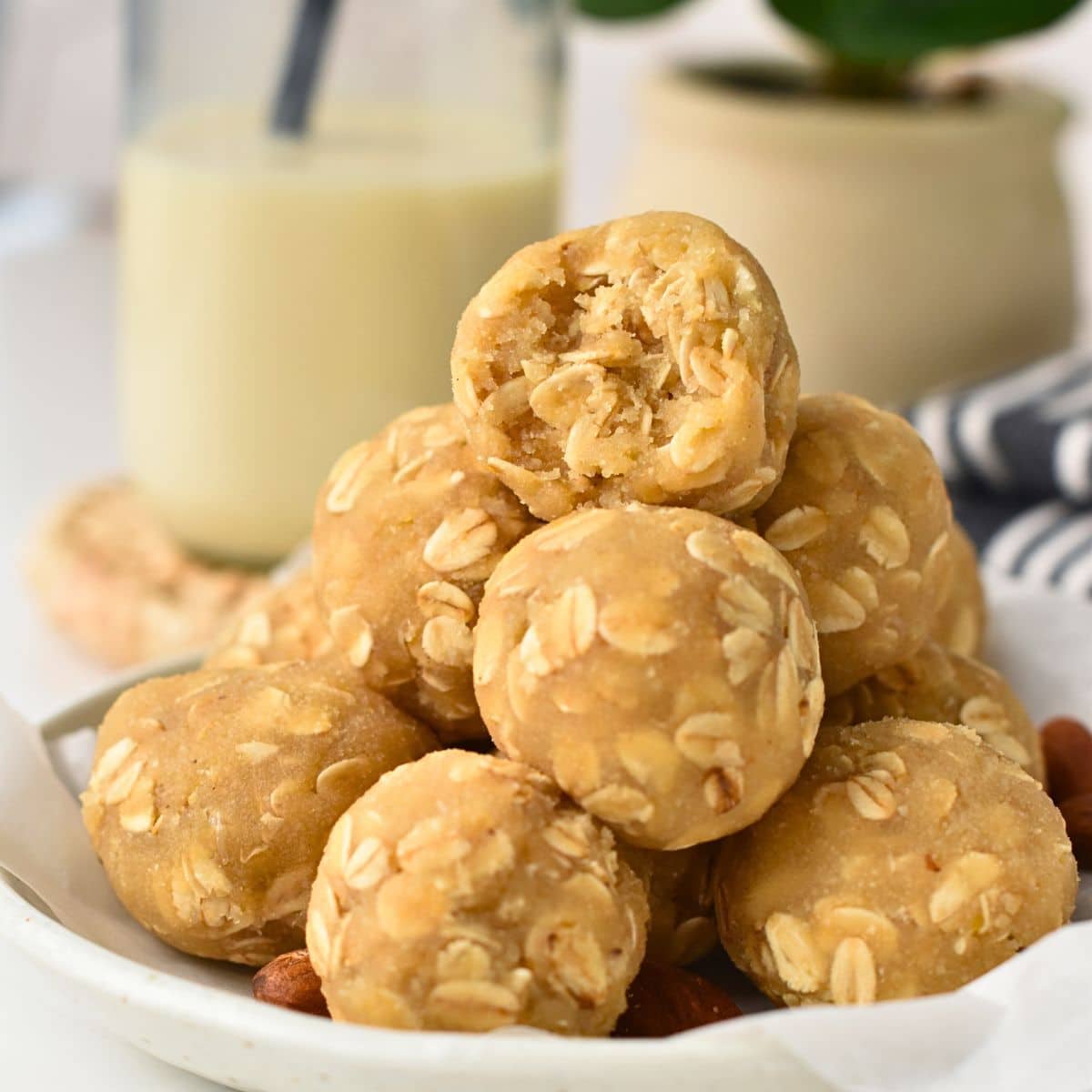 Almond Flour Energy Balls